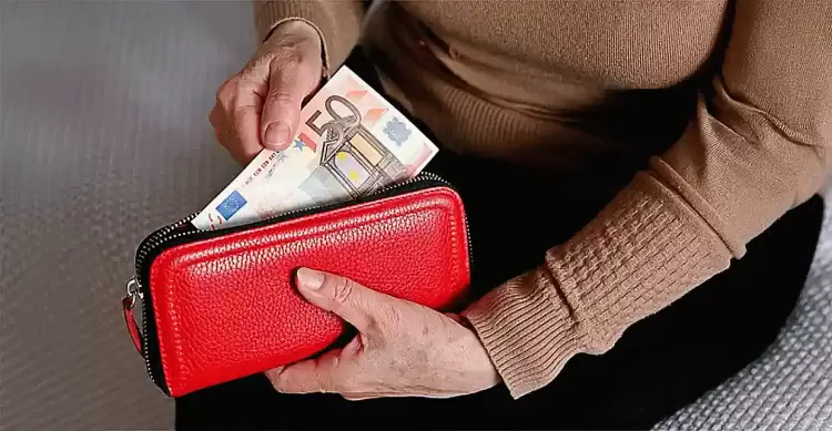 Αναδρομικά στους συνταξιούχους μόνο σε αυτούς που δικαιώνονται στα δικαστήρια Αναδρομικά στους συνταξιούχους μόνο σε αυτούς που δικαιώνονται στα δικαστήρια