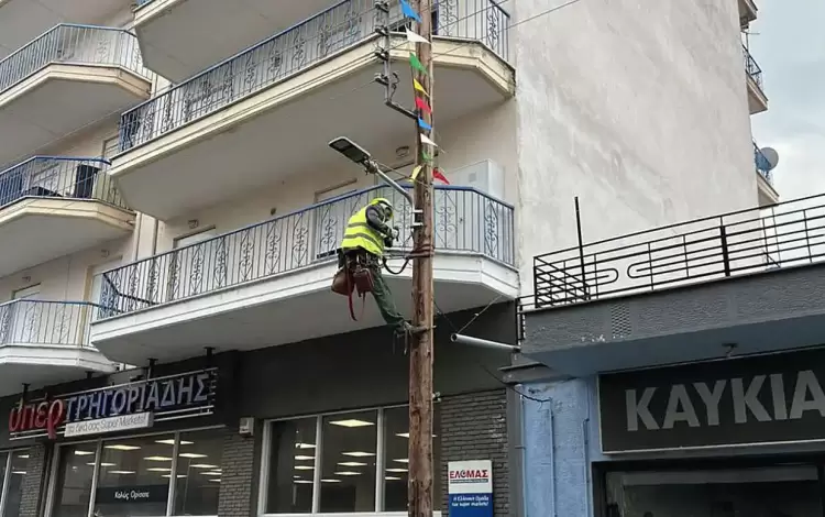Αντικατάσταση φωτισμού με νέα τύπου Led στη Νεάπολη