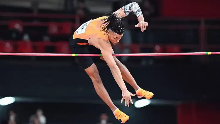 Ο απίθανος Καραλής πέταξε πάνω από τα 6 μέτρα και “διέλυσε” το πανελλήνιο ρεκόρ (video)