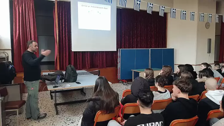 Δράσεις στο πλαίσιο του εορτασμού της Παγκόσμιας Ημέρας Ασφαλούς Πλοήγησης στο Διαδίκτυο 2025 του Γυμνασίου Κρόκου Δράσεις στο πλαίσιο του εορτασμού της Παγκόσμιας Ημέρας Ασφαλούς Πλοήγησης στο Διαδίκτυο 2025 του Γυμνασίου Κρόκου