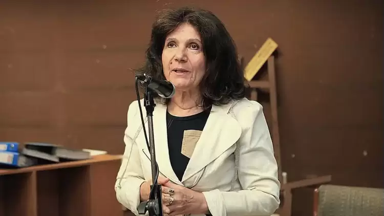 Ελλάδα, εκτροχιασμένη χώρα