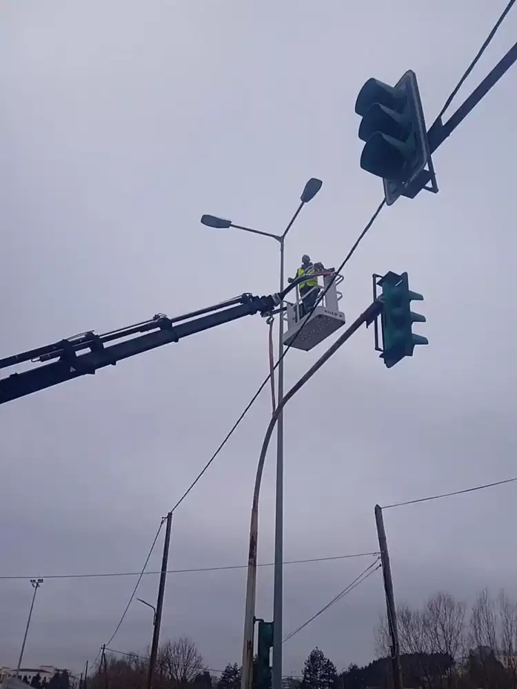 Γρεβενά: Ολοκληρώθηκε η απομάκρυνση των παλαιών, ανενεργών και  φθαρμένων φωτεινών σηματοδοτών (φανάρια)