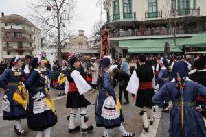 Κοζάνη – Πρωί Κυριακής: Πρωταγωνιστές οι μικροί καρνάβαλοι…