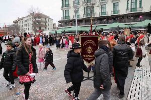 Κοζάνη – Πρωί Κυριακής: Πρωταγωνιστές οι μικροί καρνάβαλοι…