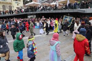 Κοζάνη – Πρωί Κυριακής: Πρωταγωνιστές οι μικροί καρνάβαλοι…