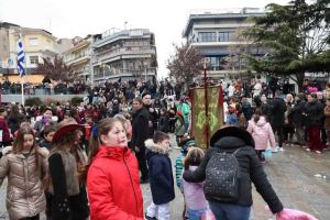 Κοζάνη – Πρωί Κυριακής: Πρωταγωνιστές οι μικροί καρνάβαλοι…