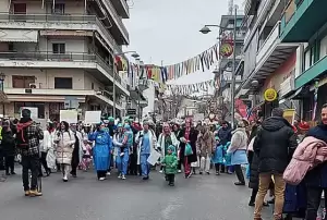 Κοζάνη – Πρωί Κυριακής: Πρωταγωνιστές οι μικροί καρνάβαλοι…