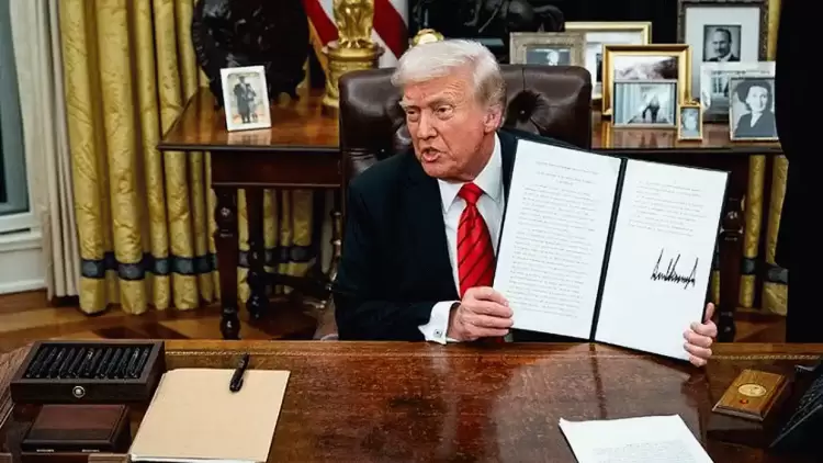 Ο Ντόναλντ Τραμπ υπέγραψε το διάταγμα για επιβολή δασμών 25% σε χάλυβα και αλουμίνιο
