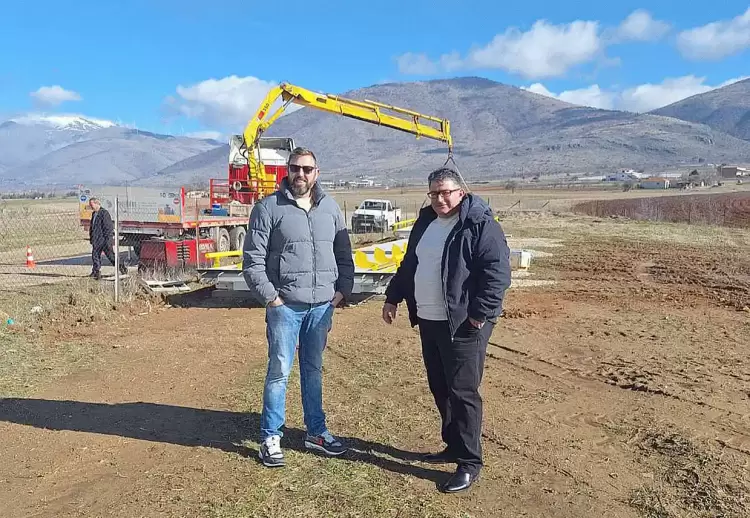 Παρελήφθη και τοποθετείται η γεφυροπλάστιγγα στο Καλονέρι