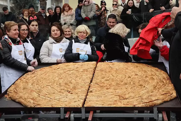 “Τα Παρταλόπλα” χτύπησαν κορυφή µε το τρανύτερο κιχί…