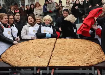 “Τα Παρταλόπλα” χτύπησαν κορυφή µε το τρανύτερο κιχί…