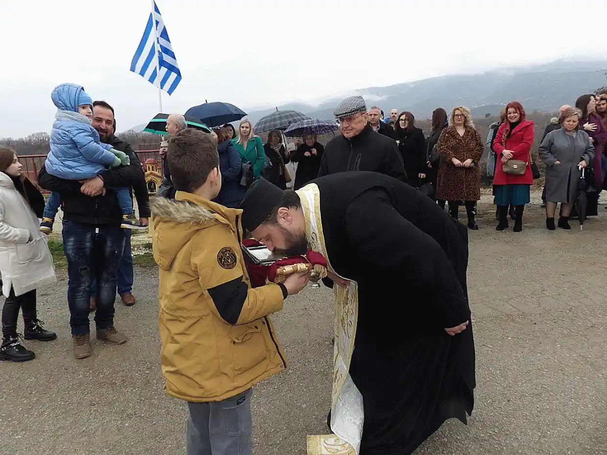 Υποδοχή των Ιερών λειψάνων του Αγίου Νικάνορα στην Κερασιά Κοζάνης Υποδοχή των Ιερών λειψάνων του Αγίου Νικάνορα στην Κερασιά Κοζάνης