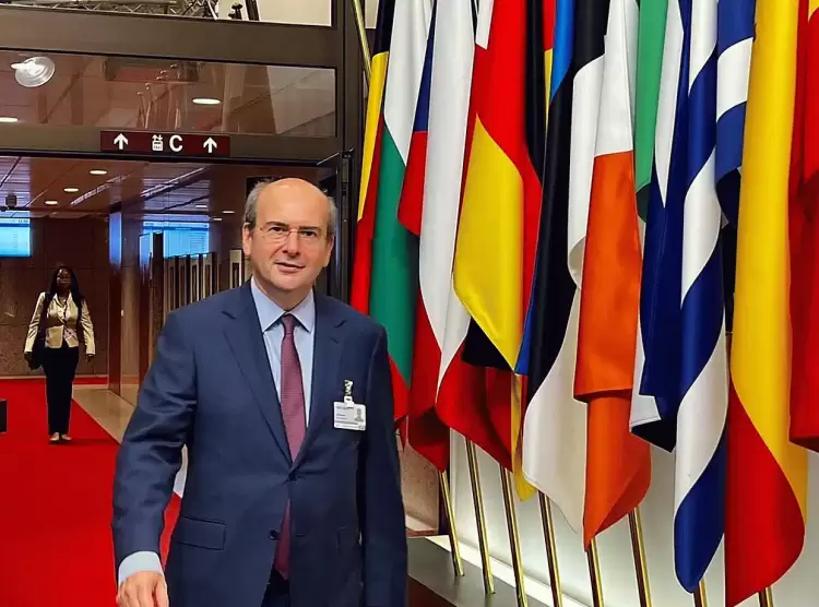 Αμυντικές δαπάνες: Τι ζητά η Αθήνα και πού το πάνε οι Βρυξέλλες Αμυντικές δαπάνες: Τι ζητά η Αθήνα και πού το πάνε οι Βρυξέλλες