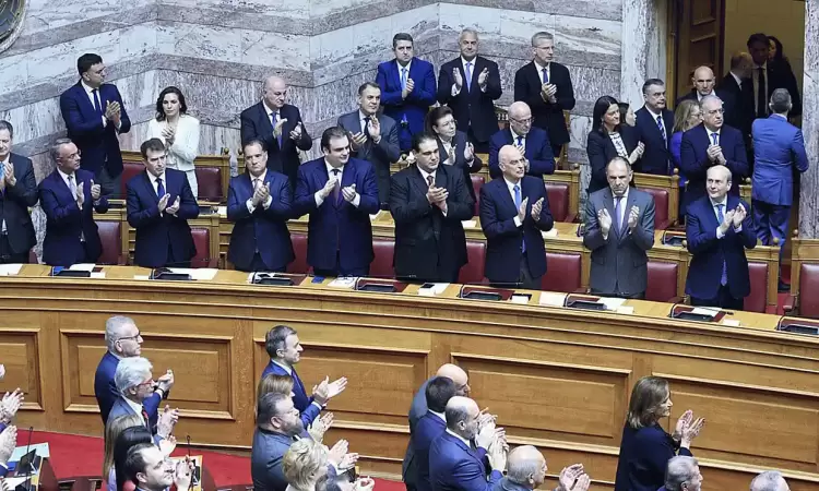 ΚΚΕ: Η ανακύκλωση προσώπων και τα “κούφια” λόγια περί “επανεκκίνησης” δεν μπορούν να βγάλουν την κυβέρνηση από τη δύσκολη θέση Η ανακύκλωση προσώπων και τα “κούφια” λόγια περί “επανεκκίνησης” δεν μπορούν να βγάλουν την κυβέρνηση από τη δύσκολη θέσ