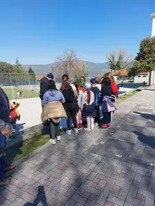 Δενδροφύτευση από Μαθητές στο Βελβεντό για την Παγκόσμια Ημέρα Δασοπονίας Δενδροφύτευση από Μαθητές στο Βελβεντό για την Παγκόσμια Ημέρα Δασοπονίας