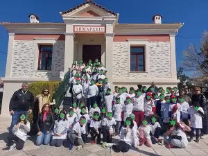 Δενδροφύτευση από Μαθητές στο Βελβεντό για την Παγκόσμια Ημέρα Δασοπονίας Δενδροφύτευση από Μαθητές στο Βελβεντό για την Παγκόσμια Ημέρα Δασοπονίας