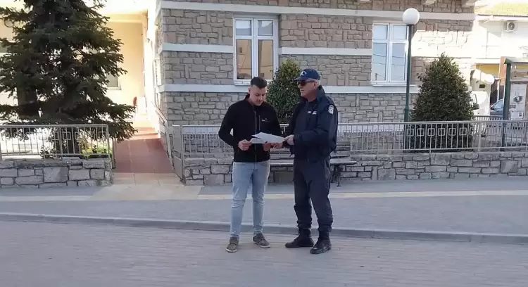 Διανεμήθηκαν ενημερωτικά φυλλάδια για την οδική ασφάλεια