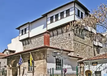 Φίλε Χρήστο, ως υπάλληλος στο Μουσείο έδωσες την ψυχή σου