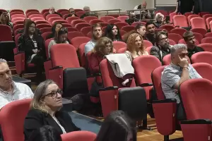 Η ημερίδα με θέμα «Ζώα συντροφιάς και άνθρωποι: Μία σχέση αγάπης και ευθύνης» Η ημερίδα με θέμα «Ζώα συντροφιάς και άνθρωποι: Μία σχέση αγάπης και ευθύνης»