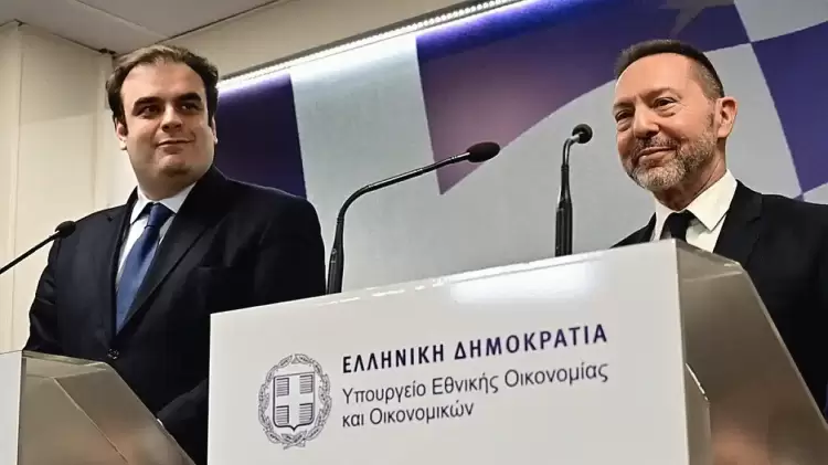 «Ποτέ ξανά μνημόνια»: Το μήνυμα Πιερρακάκη στη συνάντηση με τον Στουρνάρα