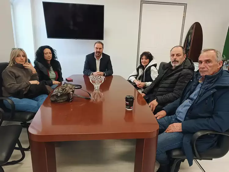 Συνάντηση του Δημάρχου Φλώρινας με το Δ.Σ. του Συλλόγου Εκπαιδευτικών Πρωτοβάθμιας Εκπαίδευσης Φλώρινας Συνάντηση του Δημάρχου Φλώρινας με το Δ.Σ. του Συλλόγου Εκπαιδευτικών Πρωτοβάθμιας Εκπαίδευσης Φλώρινας