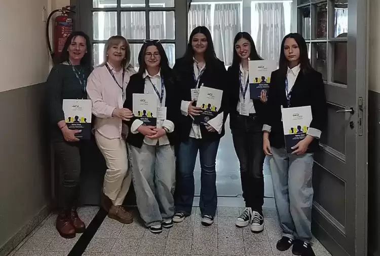 Το 8ο Γυμνάσιο στους Αγώνες Λόγου στο Κολλέγιο Anatolia