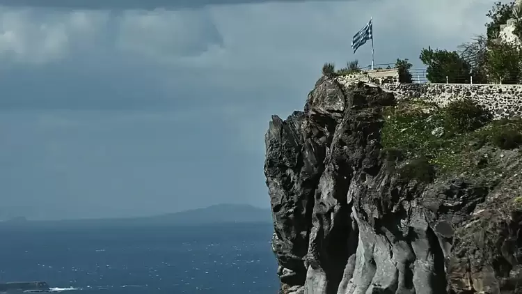 Υπαρκτή η πιθανότητα εκδήλωσης τσουνάμι μεταξύ Σαντορίνης και Αμοργού - Απαιτούνται πρόσθετα μέτρα Υπαρκτή η πιθανότητα εκδήλωσης τσουνάμι μεταξύ Σαντορίνης και Αμοργού – Απαιτούνται πρόσθετα μέτρα