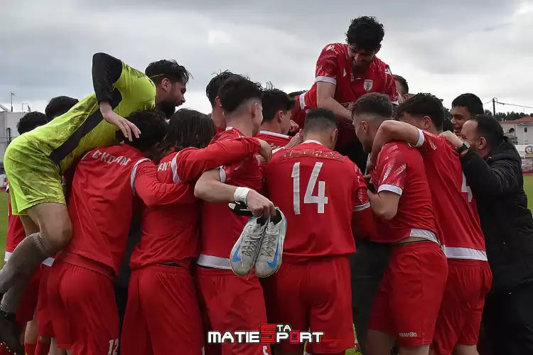 Γ' Εθνική: Λιονταρίσια Κοζάνη, τεράστια νίκη με Αναγέννηση - Ήττα για το Αμύνταιο Γ' Εθνική: Λιονταρίσια Κοζάνη, τεράστια νίκη με Αναγέννηση - Ήττα για το Αμύνταιο