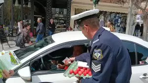 Tο Πάσχα τσουγκρίζουμε στο σπίτι και όχι στο δρόμο Tο Πάσχα τσουγκρίζουμε στο σπίτι και όχι στο δρόμο