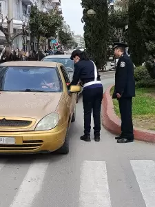 Tο Πάσχα τσουγκρίζουμε στο σπίτι και όχι στο δρόμο Tο Πάσχα τσουγκρίζουμε στο σπίτι και όχι στο δρόμο