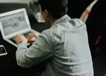 Η κρίση φέρνει… μεταπτυχιακές σπουδές – Τα μεταπτυχιακά είναι η νέα μόδα της ύφεσης