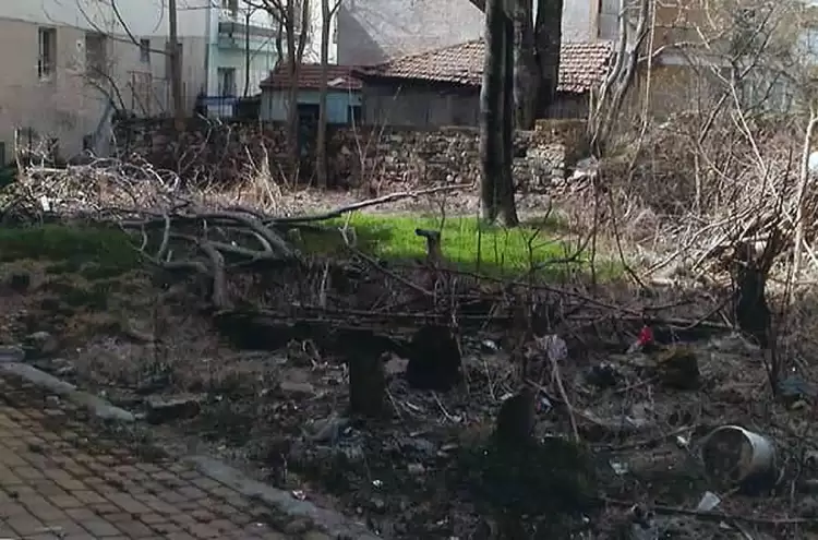 Η οδός Βασιλείου Ματιάκη Παραμένει ημιτελής. Η οδός Βασιλείου Ματιάκη Παραμένει ημιτελής.