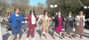 Πασχαλιάτικα τραγούδια από τις γυναίκες του Κρόκου