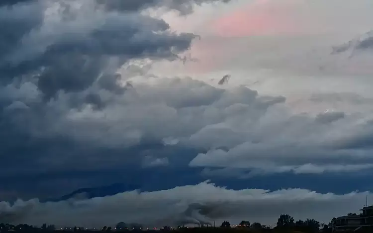 Πώς θα είναι ο καιρός σε Κοζάνη και Δυτική Μακεδονία σήμερα Πέμπτη, 24 Απριλίου 2025: Νεφώσεις με τοπικές βροχές