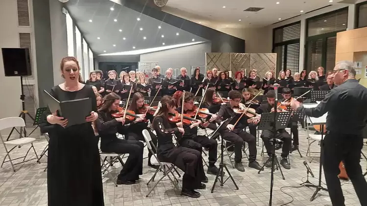 «Σήμερον κρεμάται επί ξύλου»