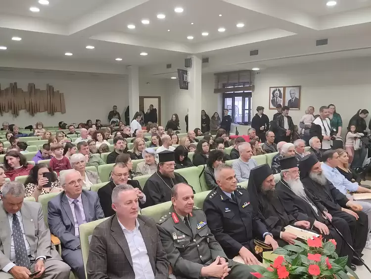 Σύλλογος πολυτέκνων Κοζάνης: Η μητέρα είναι η βασίλισσα της οικογένειας.... Σύλλογος πολυτέκνων Κοζάνης: Η μητέρα είναι η βασίλισσα της οικογένειας….