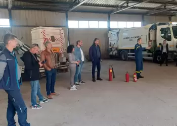 Eκπαιδευτική δράση από την πυροσβεστική Κοζάνης στο Αμαξοστάσιο του Δήμου