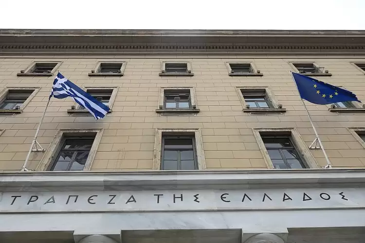 Ανάπτυξη 2,3%, πλεόνασμα 4,8% αλλά τα εισοδήματα πιέζονται