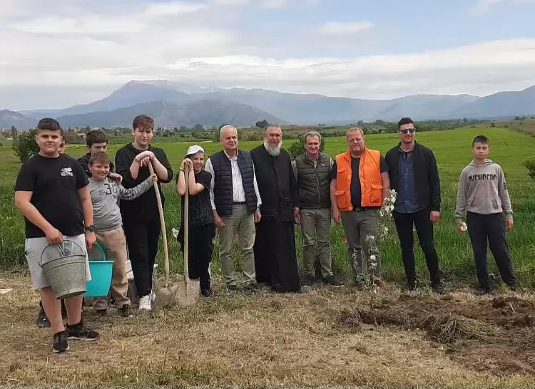 Δενδροφύτευση από το Γυμνάσιο και το Δημοτικό Νεάπολης σε Συνεργασία με τον Δήμο και τον Κυνηγετικό Σύλλογο Τσοτυλίου