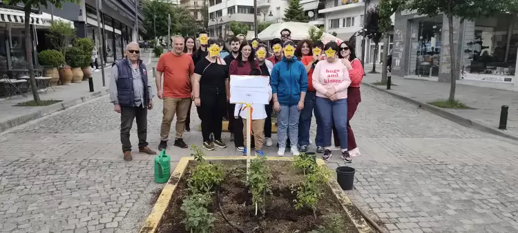 Δήμος Γρεβενών: Συμβολική δενδροφύτευση με αφορμή την Γιορτή της Μητέρας