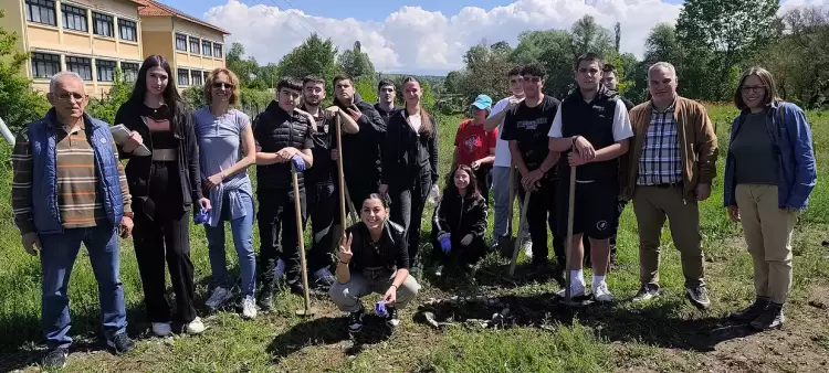 Εκπαιδευτική Περιβαλλοντική δράση με δενδροφύτευση στον Δήμο Γρεβενών