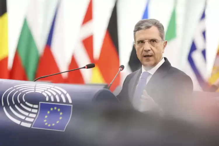 Γιώργος Αυτιάς: Δέσμη 5 προτάσεων