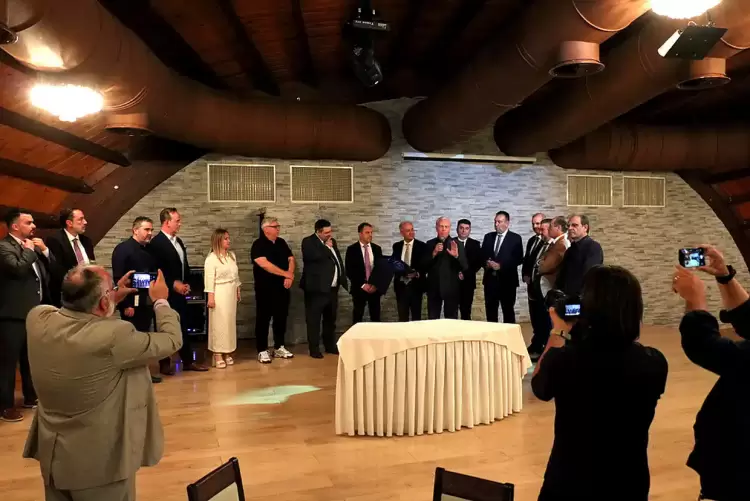 Με βραβεύσεις έκλεισε η πρώτη ημέρα της Γενικής Συνέλευσης της Κεντρικής Ένωσης Επιμελητηρίων Ελλάδος