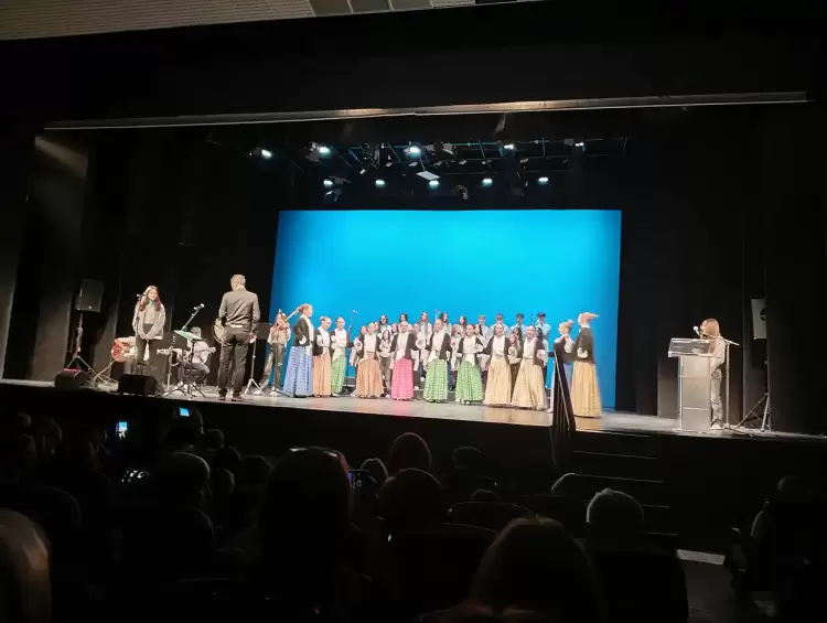 Μια υπέροχη και άρτια παράσταση από τα παιδιά του 5ου Γυμνασίου Κοζάνης δόθηκε στην Αίθουσα Τέχνης την Τετάρτη 14-5-2025 (βίντεο) Μια υπέροχη και άρτια παράσταση από τα παιδιά του 5ου Γυμνασίου Κοζάνης δόθηκε στην Αίθουσα Τέχνης την Τετάρτη 14 5 2025 (βίντεο)