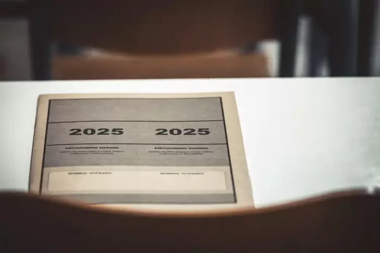 Πανελλήνιες 2025: Τα θέματα και οι απαντήσεις, στα Νέα Ελληνικά των ΕΠΑΛ