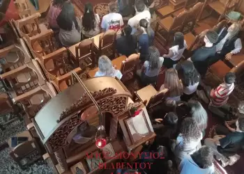 Παράκληση με Αρτοκλασία για τους διαγωνιζόμενους μαθητές του Γυμνασίου και του Λυκείου, στον Άγιο Διονύσιο Βελβεντού Παράκληση με Αρτοκλασία για τους διαγωνιζόμενους μαθητές του Γυμνασίου και του Λυκείου, στον Άγιο Διονύσιο Βελβεντού