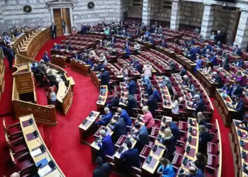 Ψηφίστηκε ο νέος αναπτυξιακός νόμος – Πόροι άνω του €1 δις σε δυο χρόνια για την ελληνική επιχειρηματικότητα 