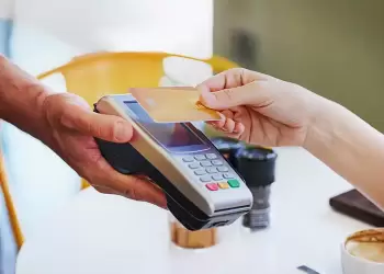 Σαρώνουν οι πληρωμές με κάρτες – Ηλεκτρονικές συναλλαγές 112 δις ευρώ σε ένα χρόνο