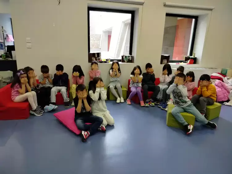 Στον κόσμο του βιβλίου μικροί μαθητές... Στον κόσμο του βιβλίου μικροί μαθητές…