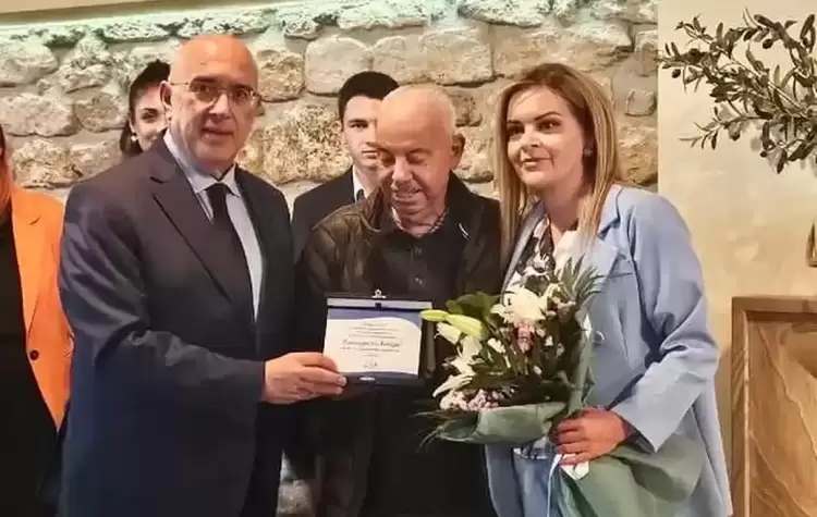 Βραβεύτηκε ο Νίκος Καντερλιώτης για την προσφορά του στην Νέα Δημοκρατία Βραβεύτηκε ο Νίκος Καντερλιώτης για την προσφορά του στην Νέα Δημοκρατία